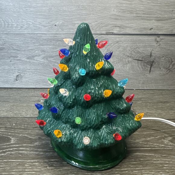 Vintage Ceramic Light Christmas Tree 7 Inches Semi Oval Shape ~repainted - Picture 2 of 12